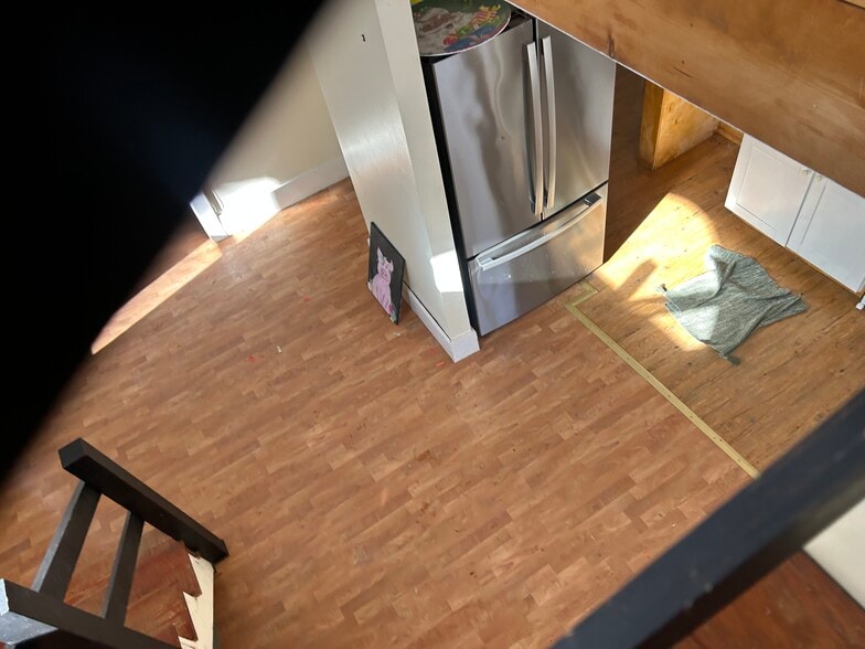 Building Photo - 345 Main St