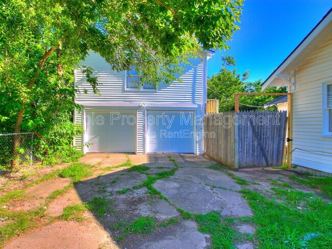 Building Photo - 912 NW 98th St
