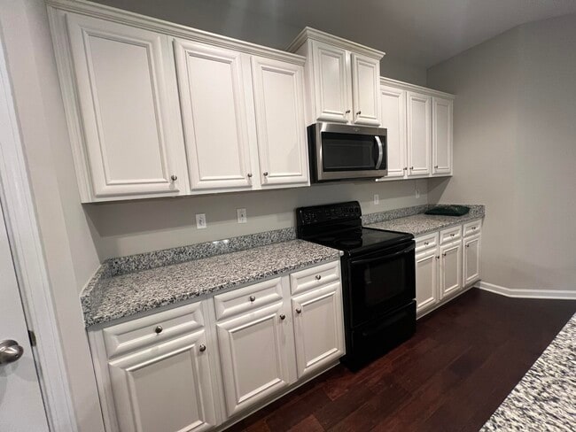 Building Photo - 3177 Mayflower Ln