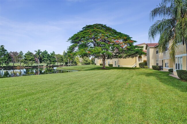 Building Photo - 12760 Vista Isles Dr