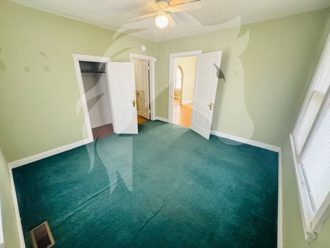 Building Photo - "Charming 2-Bedroom Haven on Main Street"