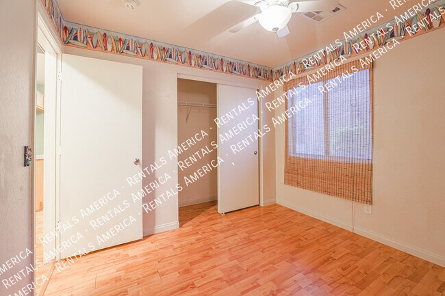 Building Photo - 1104 S 238th Dr