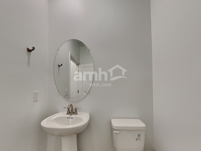 Building Photo - 318 Calla Lily Ct