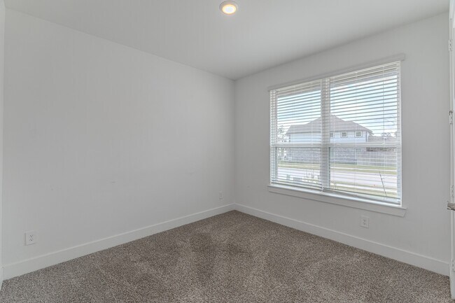 Building Photo - 15228 Tattle Crk Ln