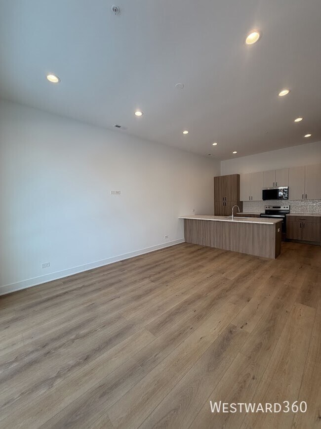 Building Photo - 1607 W 13th St