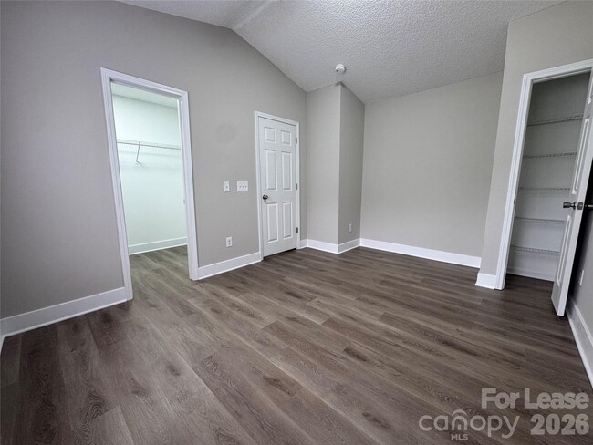 Building Photo - 3251 Blythe Ridge Ct