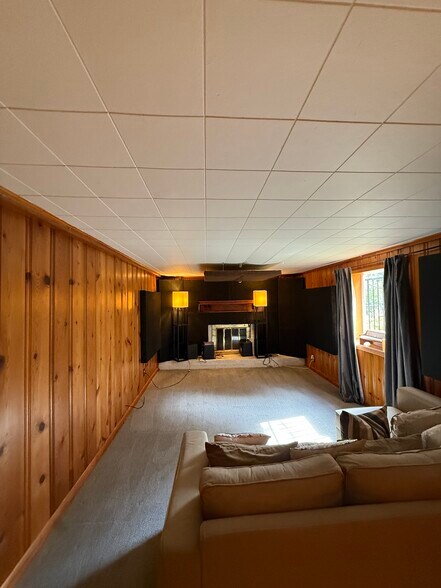 Downstairs Living/Bonus Room - 3315 Dumas Dr