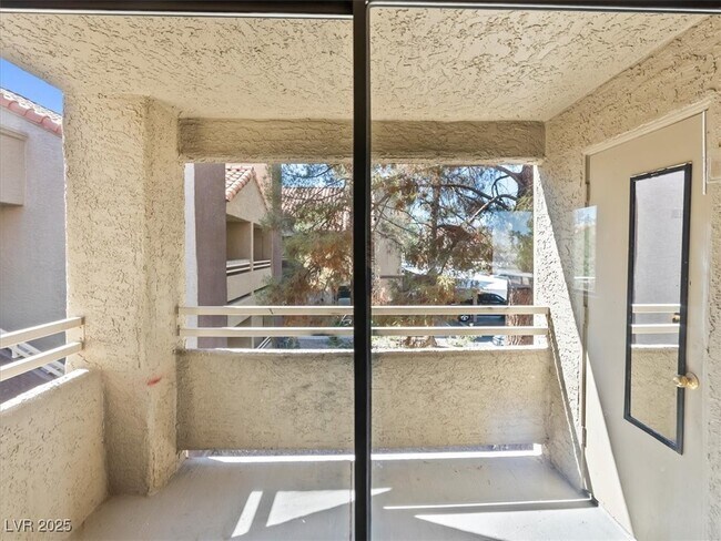 Building Photo - 5052 S Rainbow Blvd