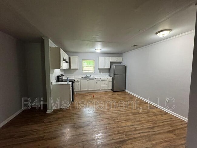 Building Photo - 311 Walker Ave