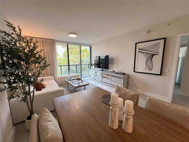 Building Photo - 201 SW 17th Rd