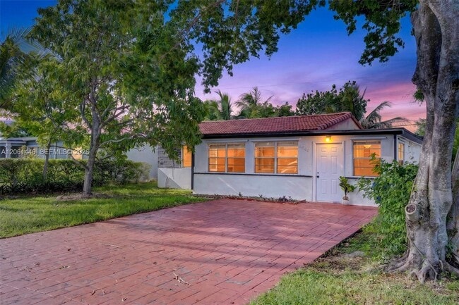 Building Photo - 6240 SW 22nd Ct