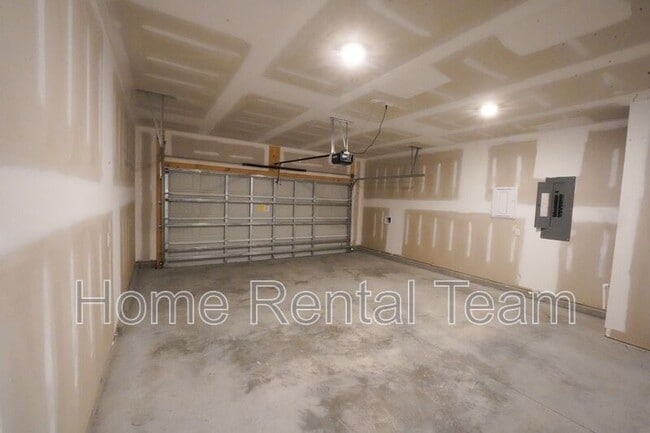 Building Photo - 108 Windrush Pnes
