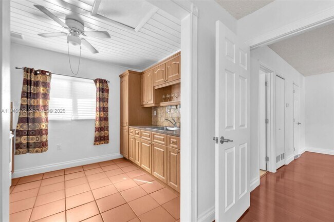 Building Photo - 10295 SW 34th St