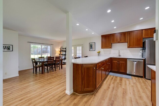 Building Photo - 3Bd/2Ba Kenmore House