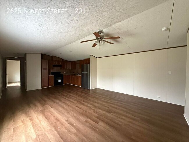 Building Photo - 2625 S West St