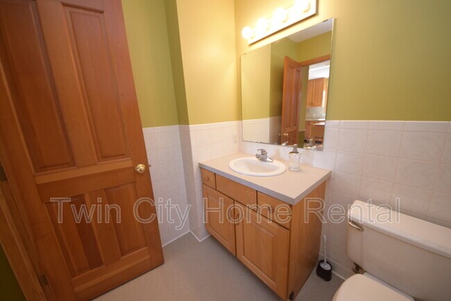 Building Photo - 14531 Wellington Rd