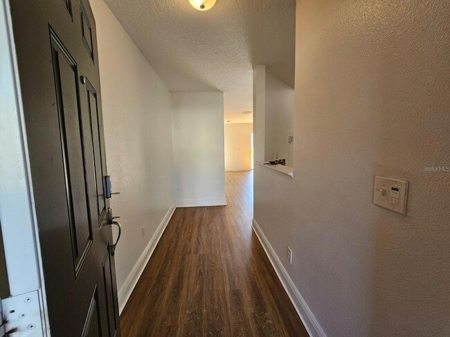 Building Photo - 608 Cresting Oak Cir