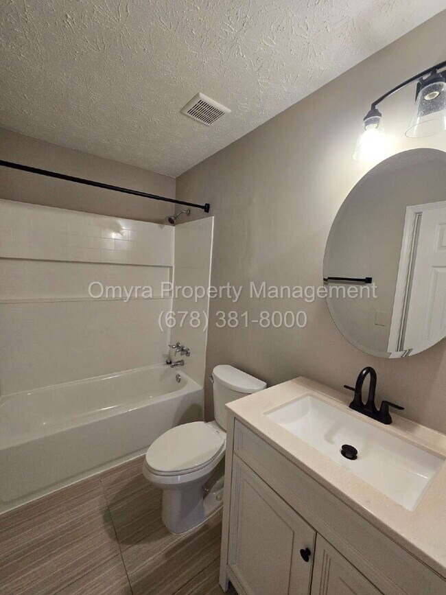 Building Photo - Beautiful 3 Bedroom House in Atlanta!