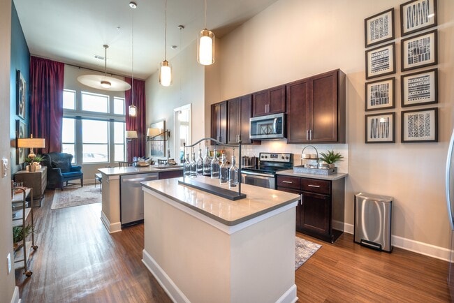 Building Photo - Waterford Market Apartments