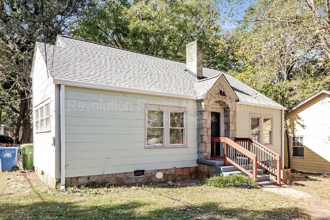 Building Photo - 371 Haas Ave SE