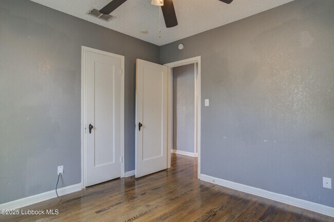 Building Photo - 2320 26th St