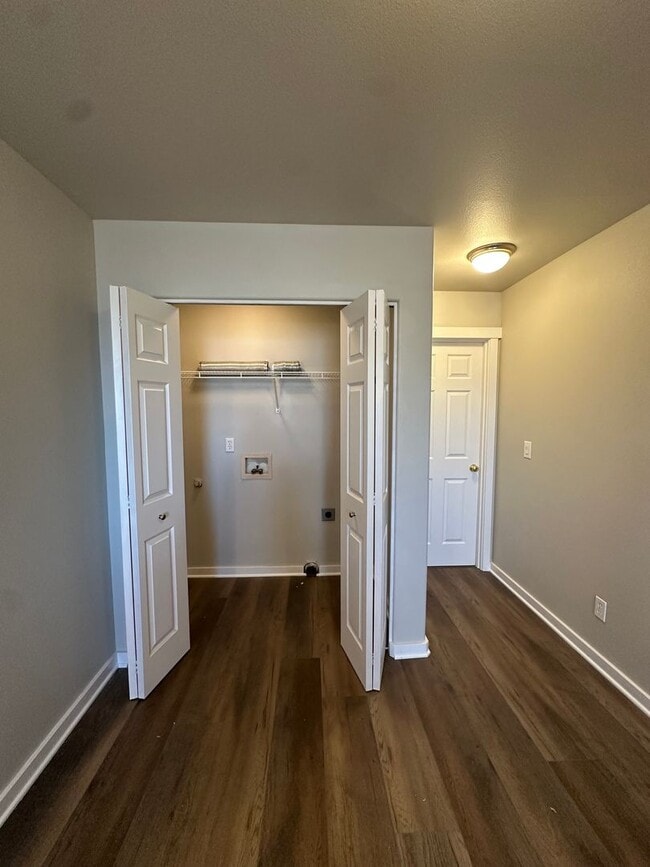 Building Photo - Juniper Ave 4-Plex (Juniper Prop.) - 02900-JUNI-00