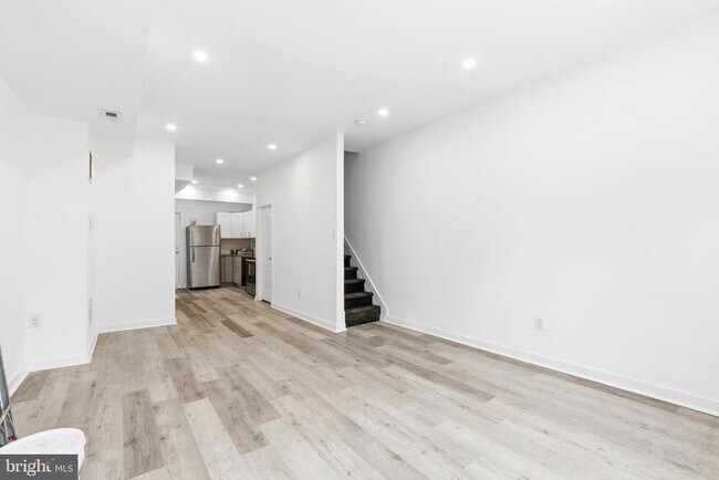 Building Photo - 2150 N Franklin St