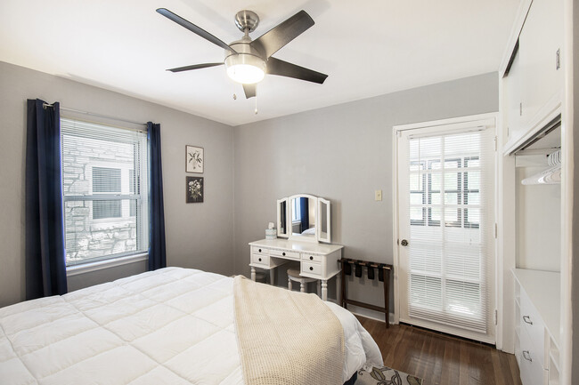 Building Photo - 8754 Florence Ave