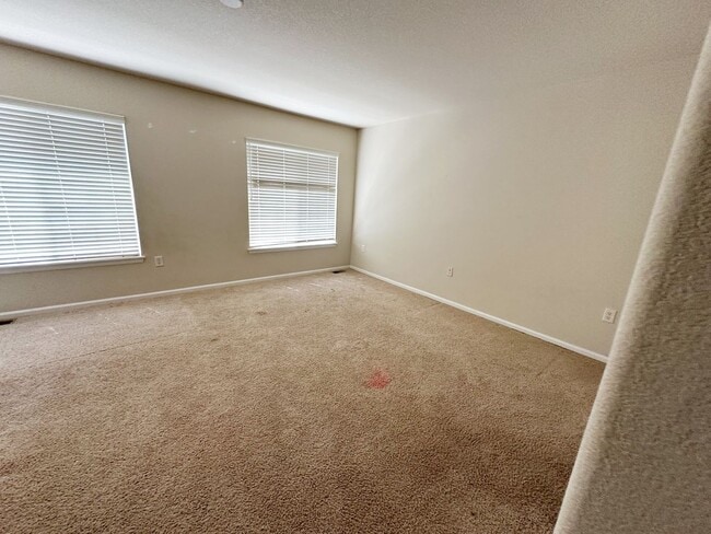 Building Photo - Bright, Spacious 2-Bedroom Home in Aurora with Room to Grow