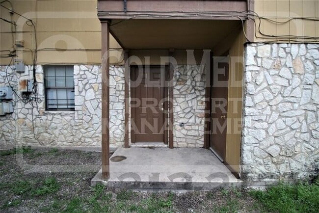 Building Photo - 4707 Westcliff Rd