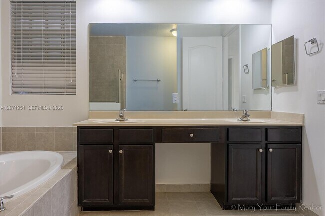 Building Photo - 3841 Aspen Leaf Dr