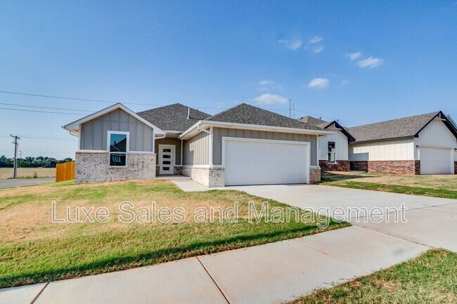 Building Photo - 8329 NW 163rd Ter