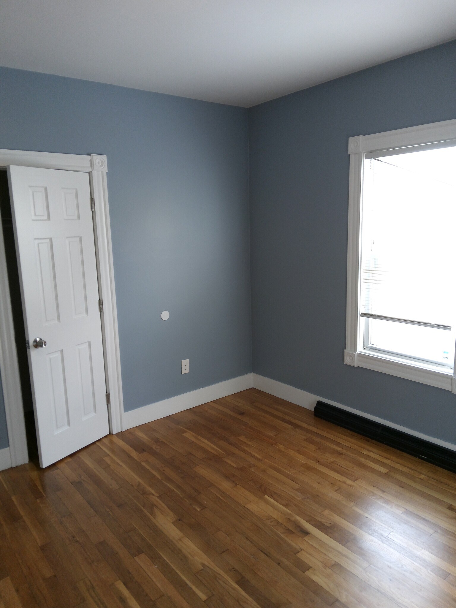 Building Photo - 13 2nd St