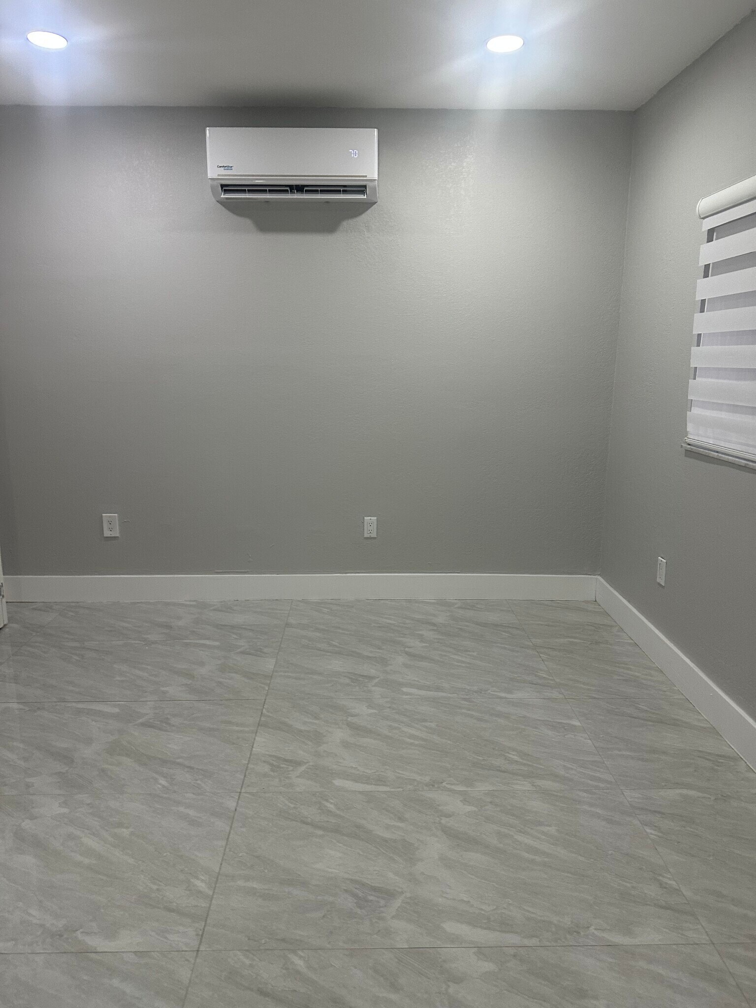 Building Photo - 4942 SW 140th Ave