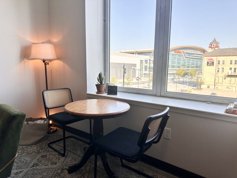 Building Photo - 333 W State St