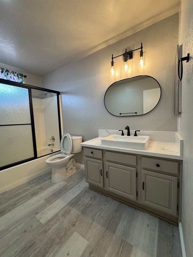 Building Photo - Apple Valley Home in Sitting Bull District