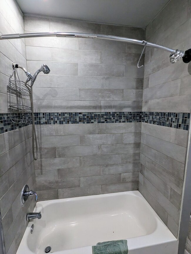 Building Photo - Cozy West Philly Home 4br/2.5ba w/ Hardwoo...