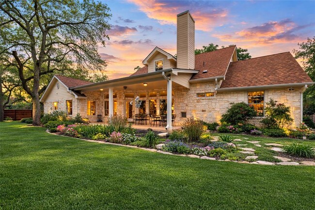 Building Photo - 3701 Del Robles Dr