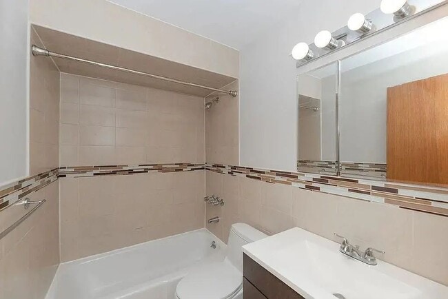 Building Photo - North Bergen