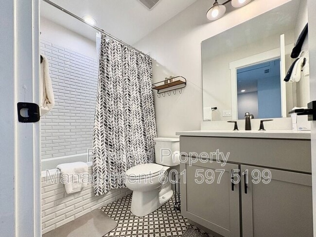 Building Photo - 1027 Wasatch Spring Rd