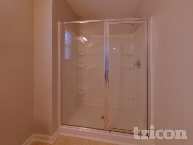 Building Photo - 2480 Marthas Ridge Dr