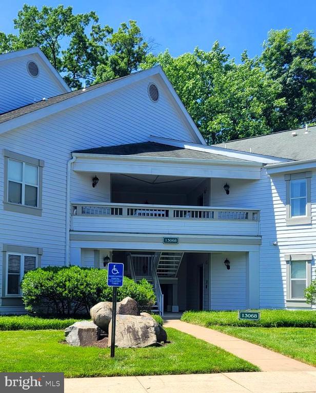 Building Photo - 13068 Autumn Woods Way