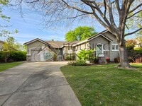 Building Photo - Beautiful Single Story Rental in Gated Serrano Community!