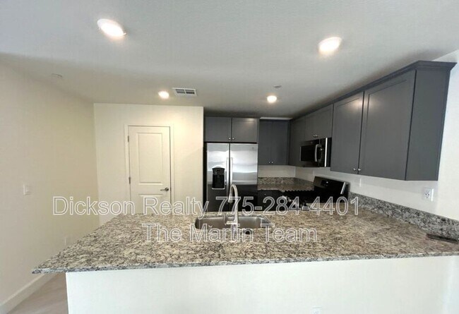 Building Photo - 904 Cascade Range Dr