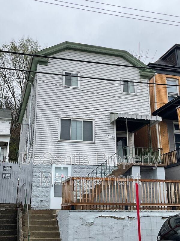 Primary Photo - 718 Ridge Ave