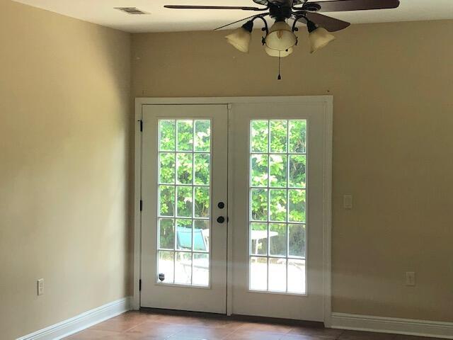 Building Photo - 1594 Venice Ave