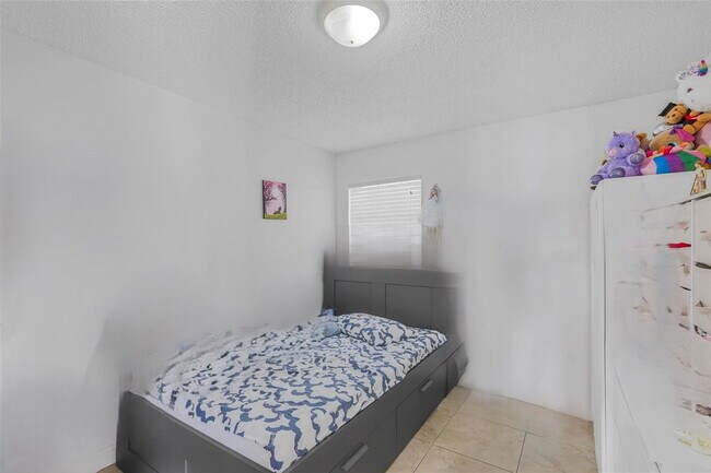 Building Photo - 8520 NW 193rd Ln