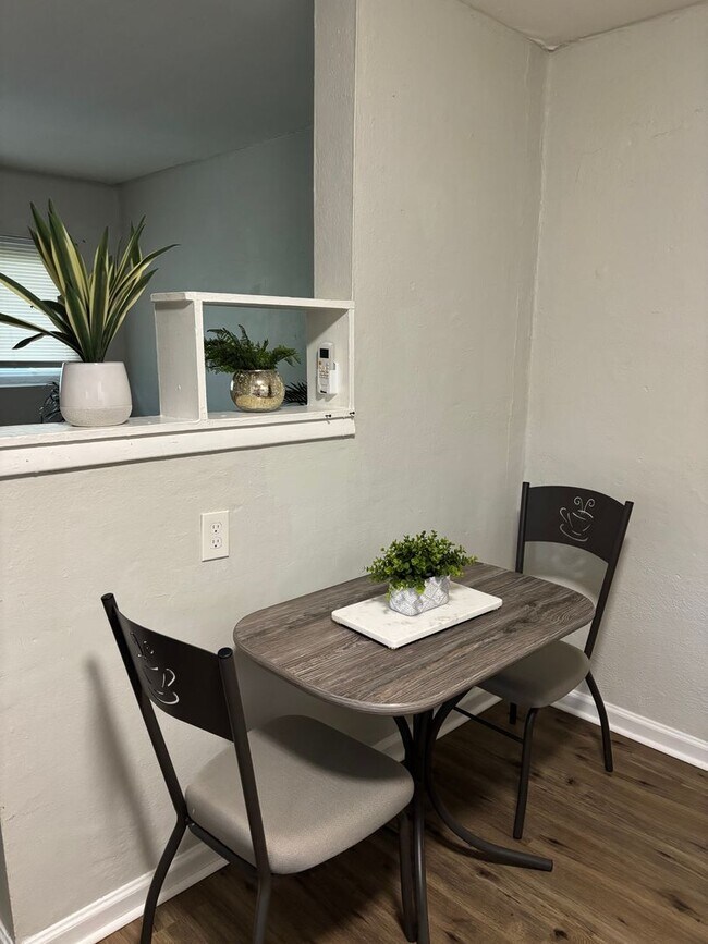 Building Photo - 5317 Lee Ave