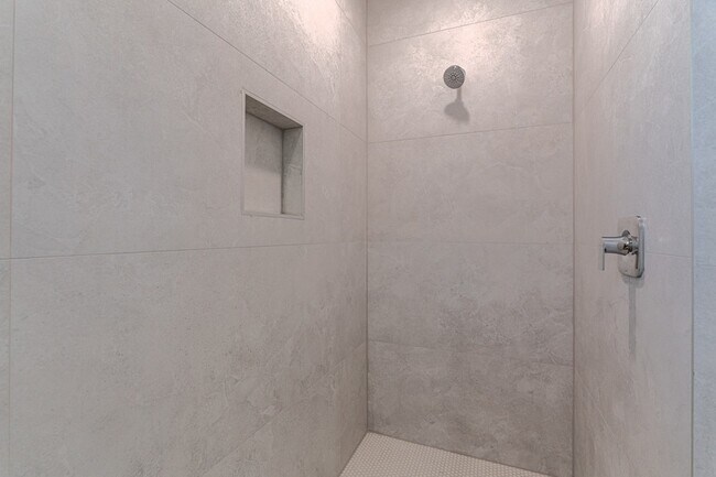 Building Photo - 7613 Victory Reserve St