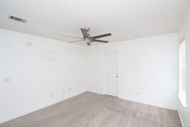 Building Photo - Spacious Southwest Pensacola Home with 2-Car Garage & Fenced Yard – ½ Off First Month’s Rent!